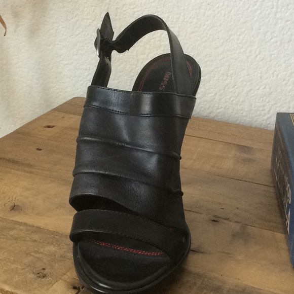 Black sling backs - Picture 2 of 5